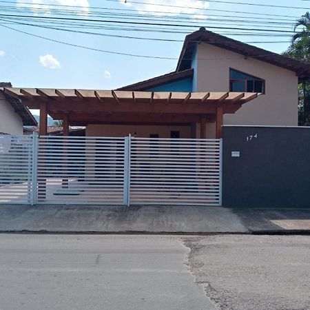 Casa Estilo Minimalista Em Ubatuba Villa Buitenkant foto