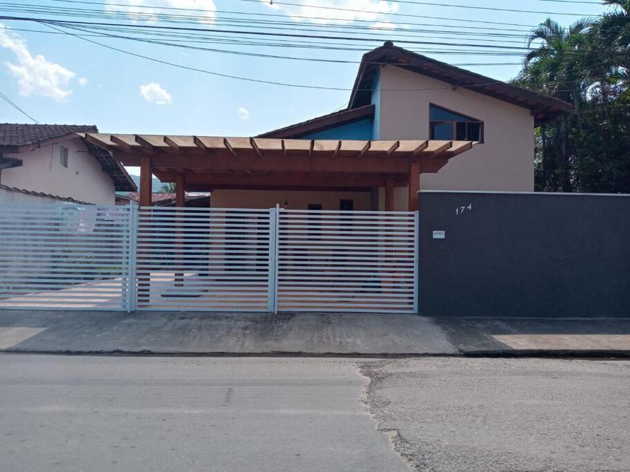 Casa Estilo Minimalista Em Ubatuba Villa Buitenkant foto